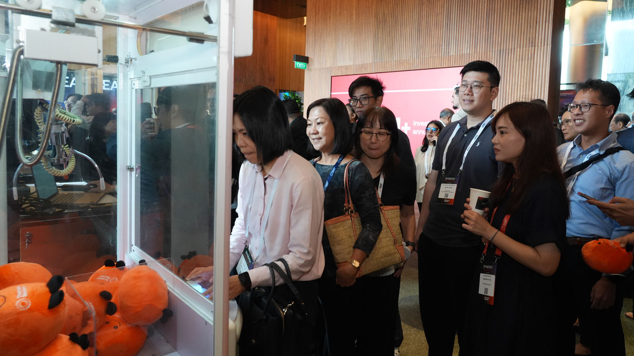Claw machine  - Synergy Singapore 2026